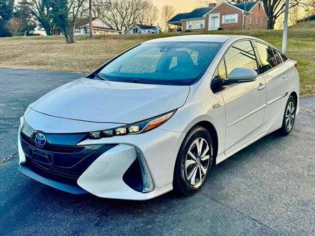 Білий Тойота Пріус, об'ємом двигуна 1.8 л та пробігом 42 тис. км за 6500 $, фото 1 на Automoto.ua