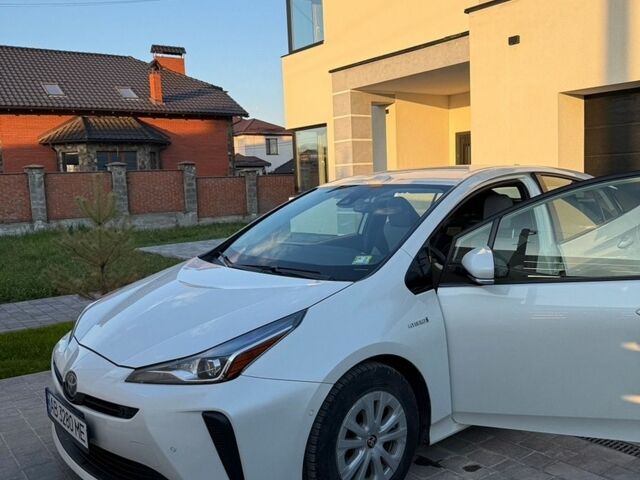 Белый Тойота Приус, объемом двигателя 1.8 л и пробегом 114 тыс. км за 19700 $, фото 1 на Automoto.ua