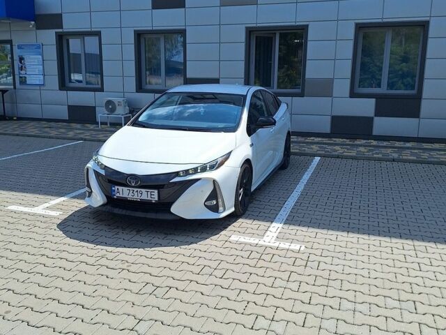 Белый Тойота Приус, объемом двигателя 1.8 л и пробегом 112 тыс. км за 21500 $, фото 1 на Automoto.ua