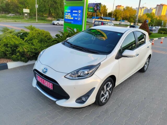 Белый Тойота Приус, объемом двигателя 1.5 л и пробегом 55 тыс. км за 13400 $, фото 1 на Automoto.ua