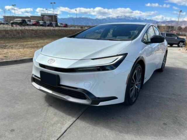 Белый Тойота Приус, объемом двигателя 2 л и пробегом 27 тыс. км за 14000 $, фото 1 на Automoto.ua