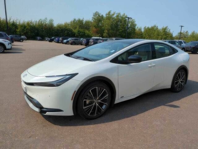 Белый Тойота Приус, объемом двигателя 2 л и пробегом 10 тыс. км за 16300 $, фото 1 на Automoto.ua