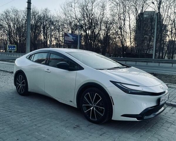 Білий Тойота Пріус, об'ємом двигуна 1.99 л та пробігом 63 тис. км за 27998 $, фото 1 на Automoto.ua