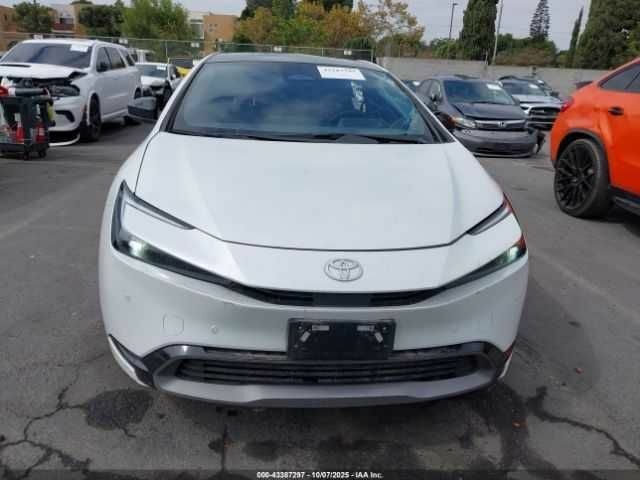 Белый Тойота Приус, объемом двигателя 0 л и пробегом 80 тыс. км за 21000 $, фото 1 на Automoto.ua