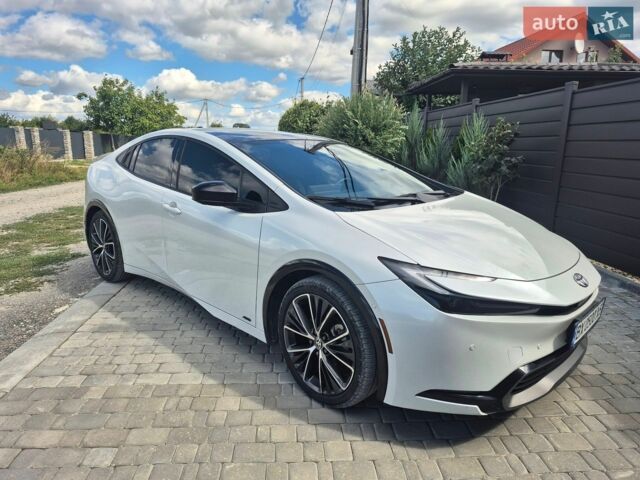 Белый Тойота Приус, объемом двигателя 1.99 л и пробегом 84 тыс. км за 31900 $, фото 1 на Automoto.ua