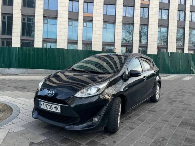 Чорний Тойота Пріус, об'ємом двигуна 1.5 л та пробігом 150 тис. км за 12000 $, фото 1 на Automoto.ua