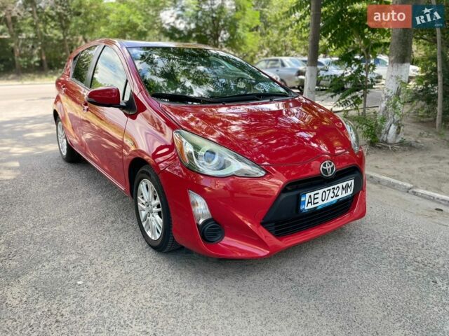 Червоний Тойота Пріус, об'ємом двигуна 1.5 л та пробігом 169 тис. км за 10500 $, фото 1 на Automoto.ua
