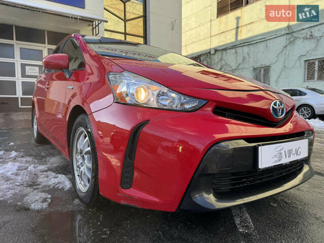 Красный Тойота Приус, объемом двигателя 1.8 л и пробегом 227 тыс. км за 13999 $, фото 1 на Automoto.ua