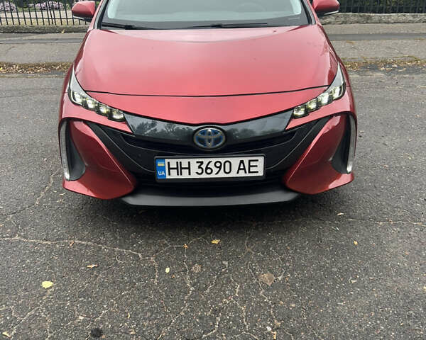 Красный Тойота Приус, объемом двигателя 1.8 л и пробегом 241 тыс. км за 16800 $, фото 1 на Automoto.ua