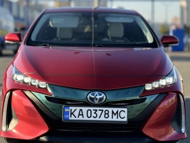Красный Тойота Приус, объемом двигателя 1.8 л и пробегом 126 тыс. км за 19000 $, фото 1 на Automoto.ua