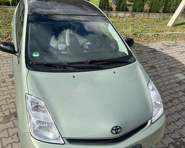 Тойота Приус, объемом двигателя 1.5 л и пробегом 300 тыс. км за 8200 $, фото 1 на Automoto.ua
