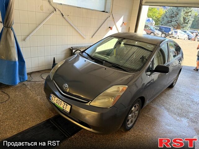 Тойота Приус, объемом двигателя 1.5 л и пробегом 210 тыс. км за 2999 $, фото 1 на Automoto.ua