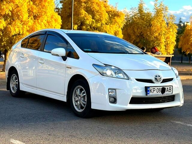Тойота Приус, объемом двигателя 1.8 л и пробегом 198 тыс. км за 10500 $, фото 1 на Automoto.ua