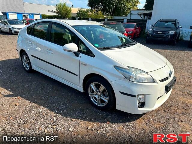 Тойота Приус, объемом двигателя 1.8 л и пробегом 103 тыс. км за 8500 $, фото 1 на Automoto.ua
