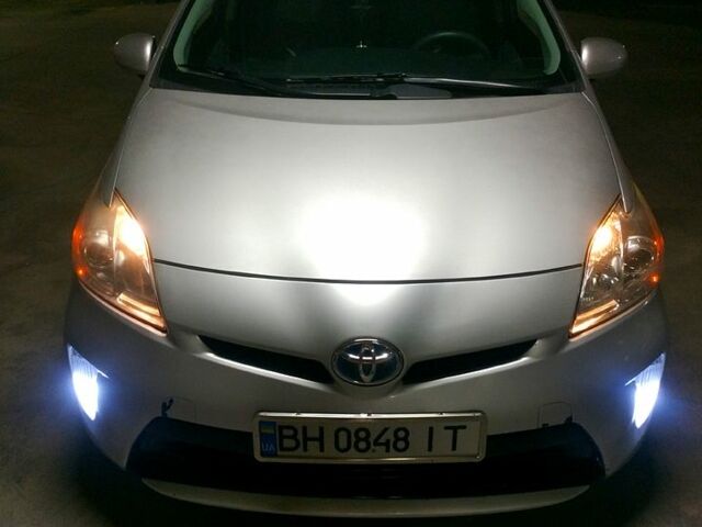 Тойота Приус, объемом двигателя 1.8 л и пробегом 263 тыс. км за 10500 $, фото 1 на Automoto.ua