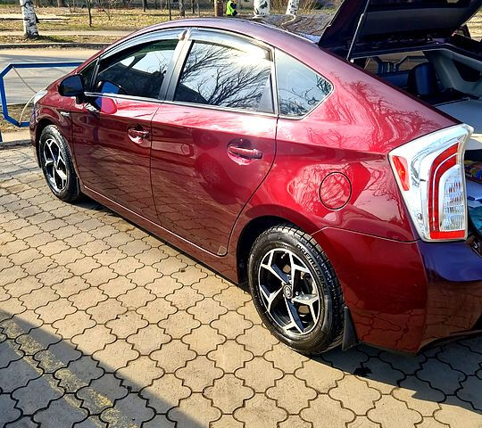 Тойота Приус, объемом двигателя 1.8 л и пробегом 122 тыс. км за 12000 $, фото 1 на Automoto.ua