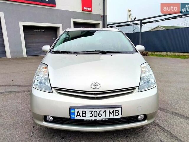 Серый Тойота Приус, объемом двигателя 1.5 л и пробегом 163 тыс. км за 7900 $, фото 1 на Automoto.ua