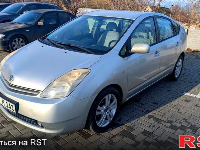 Серый Тойота Приус, объемом двигателя 1.5 л и пробегом 241 тыс. км за 2450 $, фото 1 на Automoto.ua