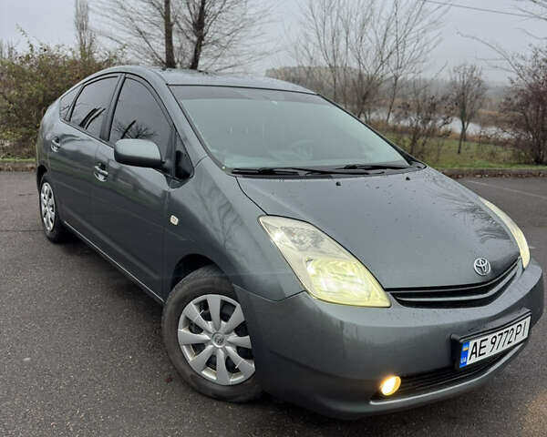 Сірий Тойота Пріус, об'ємом двигуна 1.5 л та пробігом 299 тис. км за 6700 $, фото 1 на Automoto.ua