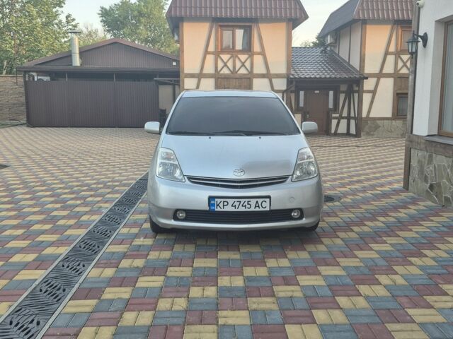 Серый Тойота Приус, объемом двигателя 0 л и пробегом 236 тыс. км за 7800 $, фото 1 на Automoto.ua