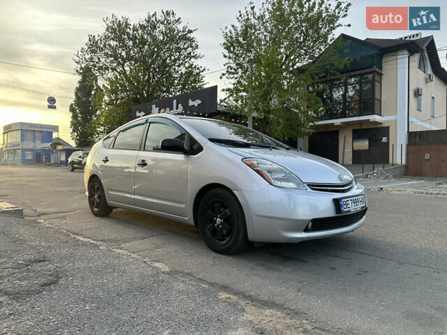 Серый Тойота Приус, объемом двигателя 1.5 л и пробегом 232 тыс. км за 6000 $, фото 1 на Automoto.ua