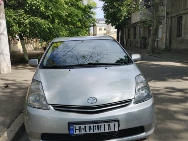 Серый Тойота Приус, объемом двигателя 0 л и пробегом 367 тыс. км за 6500 $, фото 1 на Automoto.ua