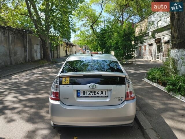 Серый Тойота Приус, объемом двигателя 1.5 л и пробегом 367 тыс. км за 6500 $, фото 1 на Automoto.ua