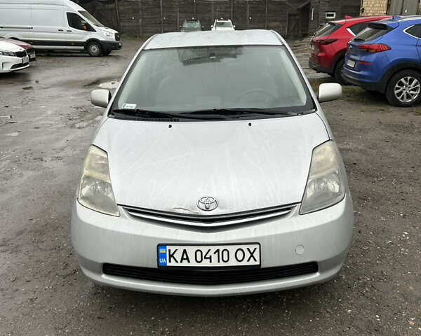 Серый Тойота Приус, объемом двигателя 1.5 л и пробегом 572 тыс. км за 4500 $, фото 1 на Automoto.ua