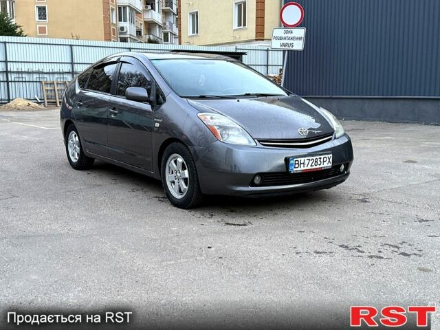 Серый Тойота Приус, объемом двигателя 1.5 л и пробегом 30000 тыс. км за 7000 $, фото 1 на Automoto.ua