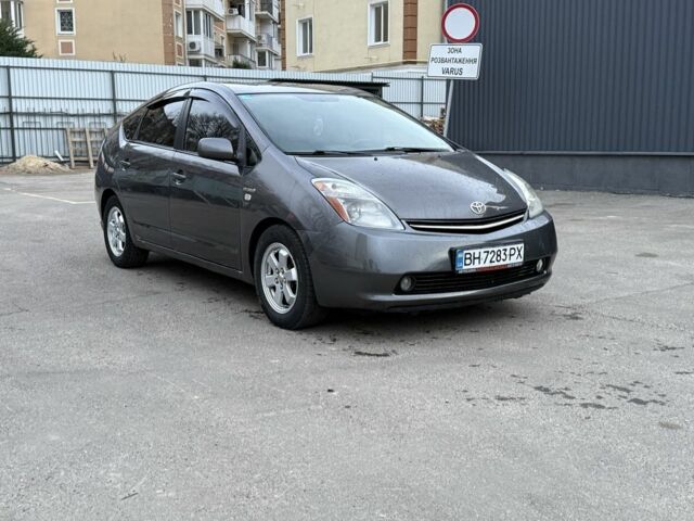 Сірий Тойота Пріус, об'ємом двигуна 1.5 л та пробігом 300 тис. км за 7000 $, фото 1 на Automoto.ua