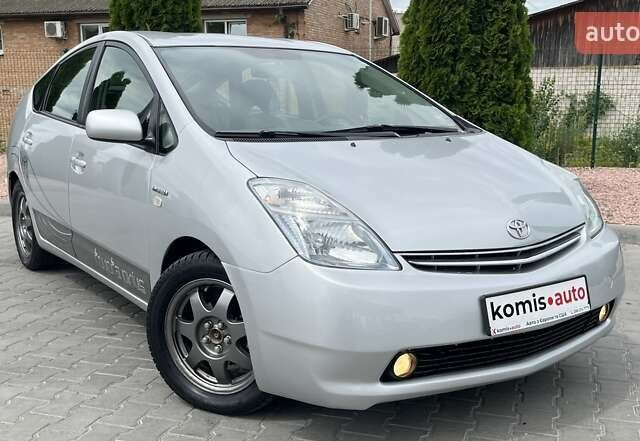 Сірий Тойота Пріус, об'ємом двигуна 1.5 л та пробігом 202 тис. км за 6499 $, фото 1 на Automoto.ua