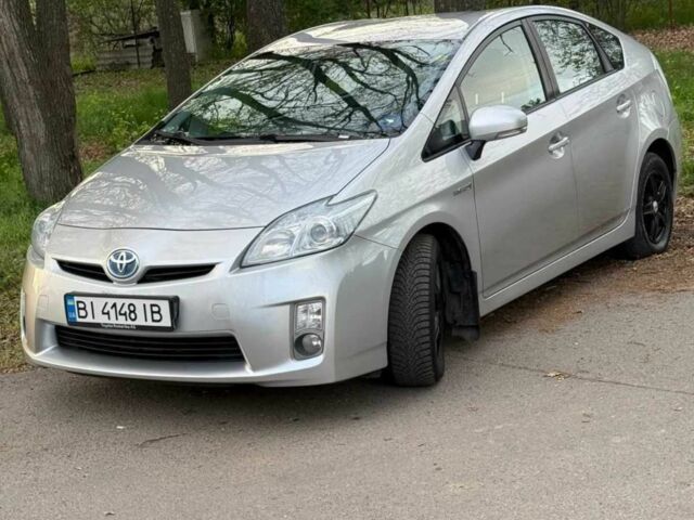 Серый Тойота Приус, объемом двигателя 1.8 л и пробегом 270 тыс. км за 8600 $, фото 1 на Automoto.ua