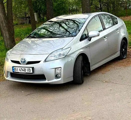 Серый Тойота Приус, объемом двигателя 1.8 л и пробегом 275 тыс. км за 8499 $, фото 1 на Automoto.ua