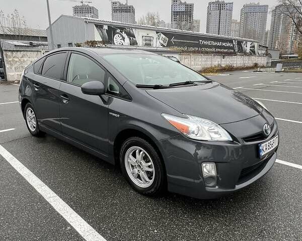 Серый Тойота Приус, объемом двигателя 1.8 л и пробегом 285 тыс. км за 9800 $, фото 1 на Automoto.ua