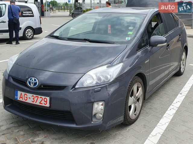 Серый Тойота Приус, объемом двигателя 0 л и пробегом 276 тыс. км за 7000 $, фото 1 на Automoto.ua