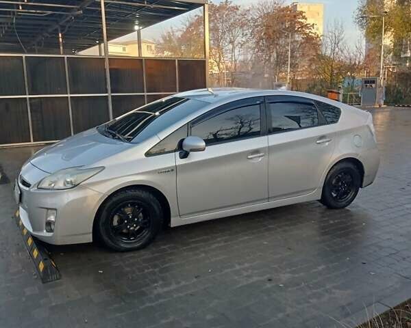 Серый Тойота Приус, объемом двигателя 1.8 л и пробегом 420 тыс. км за 8700 $, фото 1 на Automoto.ua