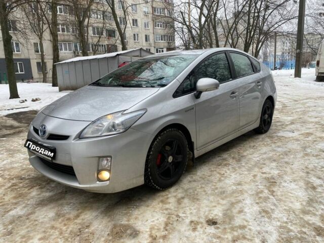 Серый Тойота Приус, объемом двигателя 2 л и пробегом 280 тыс. км за 9200 $, фото 1 на Automoto.ua