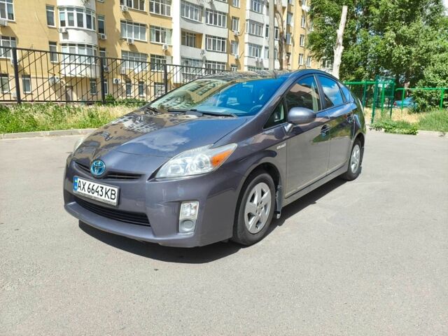 Серый Тойота Приус, объемом двигателя 1.8 л и пробегом 250 тыс. км за 9300 $, фото 1 на Automoto.ua