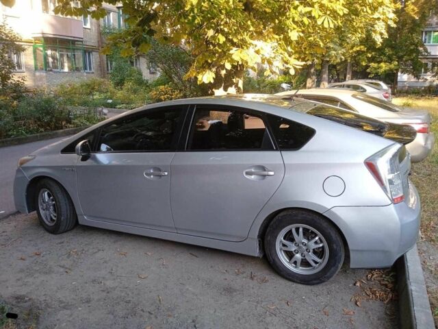 Серый Тойота Приус, объемом двигателя 0 л и пробегом 210 тыс. км за 3500 $, фото 1 на Automoto.ua
