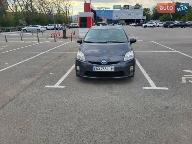 Серый Тойота Приус, объемом двигателя 1.8 л и пробегом 241 тыс. км за 10700 $, фото 1 на Automoto.ua