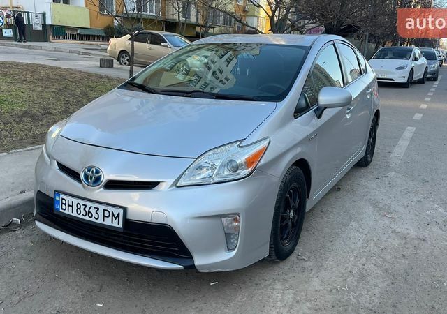 Сірий Тойота Пріус, об'ємом двигуна 1.8 л та пробігом 243 тис. км за 9800 $, фото 1 на Automoto.ua