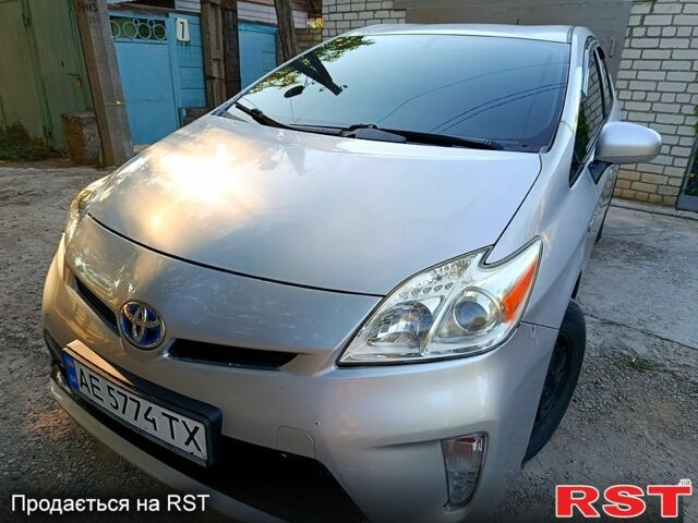 Серый Тойота Приус, объемом двигателя 1.8 л и пробегом 200 тыс. км за 12500 $, фото 1 на Automoto.ua