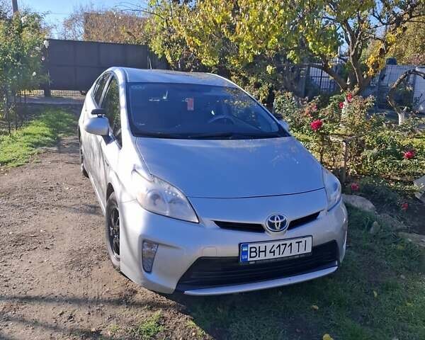 Серый Тойота Приус, объемом двигателя 1.8 л и пробегом 238 тыс. км за 10200 $, фото 1 на Automoto.ua