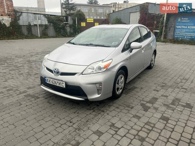 Серый Тойота Приус, объемом двигателя 1.8 л и пробегом 206 тыс. км за 10000 $, фото 1 на Automoto.ua