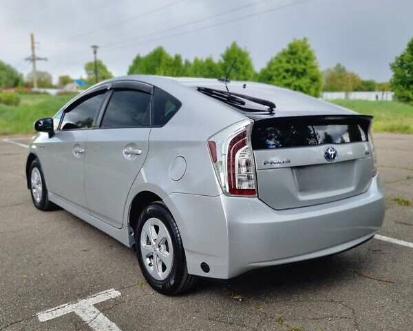 Серый Тойота Приус, объемом двигателя 1.8 л и пробегом 210 тыс. км за 11700 $, фото 1 на Automoto.ua