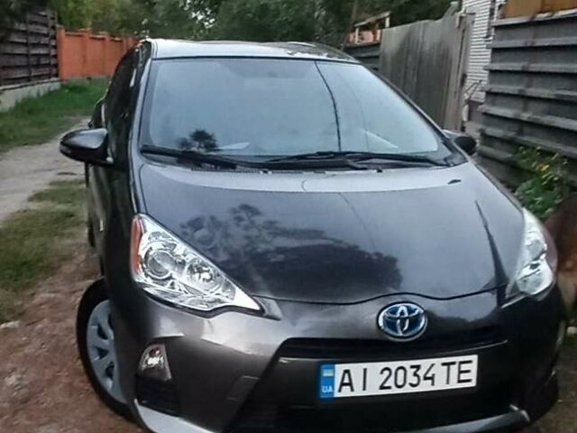 Серый Тойота Приус, объемом двигателя 1.5 л и пробегом 251 тыс. км за 8600 $, фото 1 на Automoto.ua