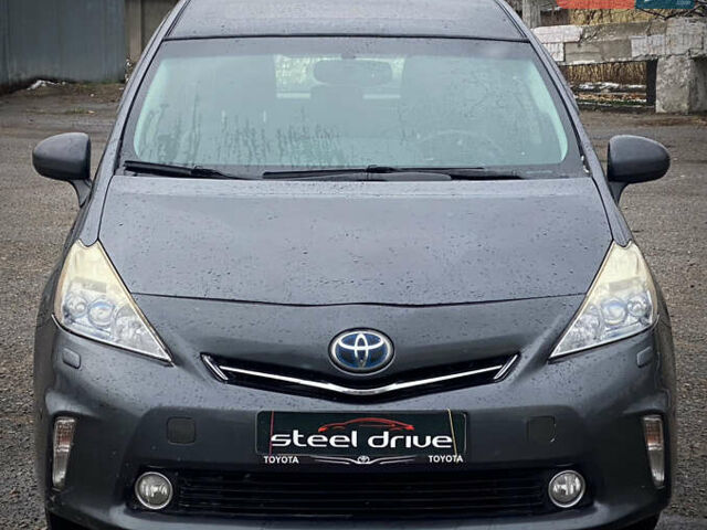 Серый Тойота Приус, объемом двигателя 1.8 л и пробегом 170 тыс. км за 9999 $, фото 1 на Automoto.ua