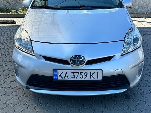 Серый Тойота Приус, объемом двигателя 1.8 л и пробегом 248 тыс. км за 11800 $, фото 1 на Automoto.ua