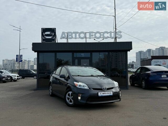 Серый Тойота Приус, объемом двигателя 1.8 л и пробегом 205 тыс. км за 14990 $, фото 1 на Automoto.ua