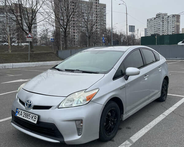 Серый Тойота Приус, объемом двигателя 1.8 л и пробегом 228 тыс. км за 12000 $, фото 1 на Automoto.ua